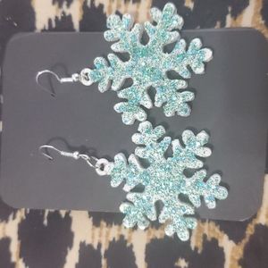 THANDMADE EARRINGS HANDCRAFTED WOOD SNOWFLAKES WHITE AND GREEN SPARKLE